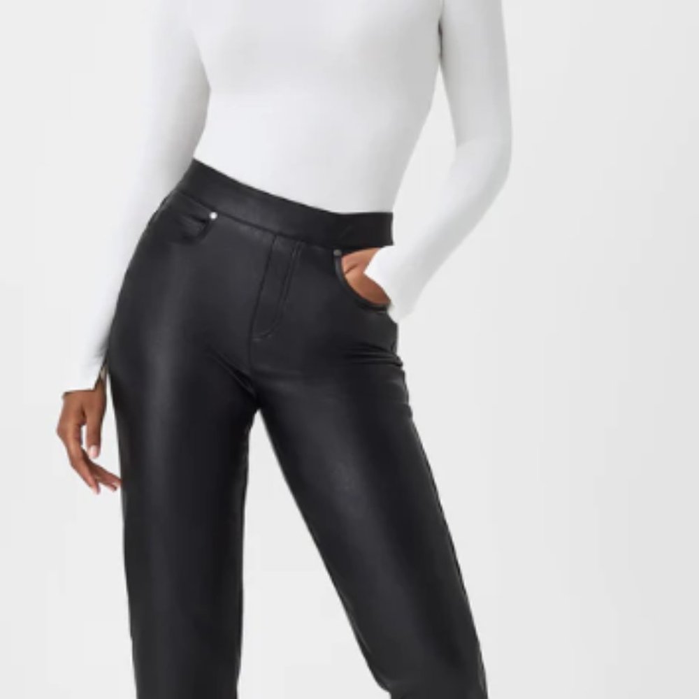 Spanx Leather-Like Straight Leg Pant L Petite in Black